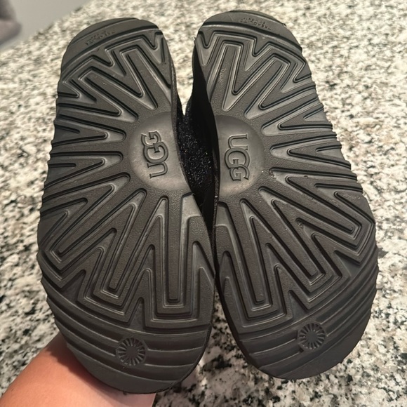 UGG’s - Picture 4 of 4
